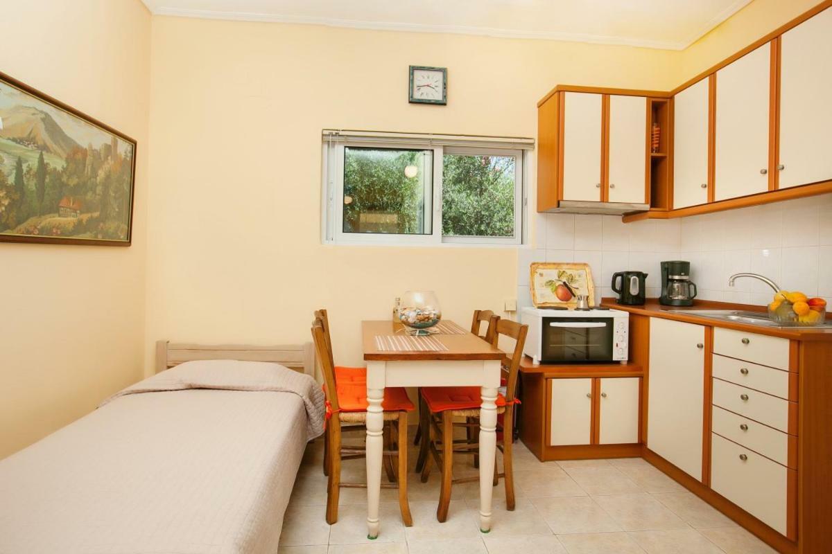 Filothei Apartments Mikrá Mandínia Buitenkant foto